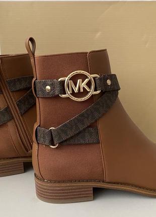 Ботинки ботинки чеслые michael kors 7,5 us