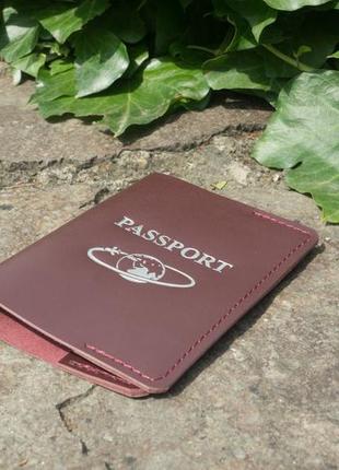 Обложка на паспорт из кожи v2.0 (burgundy)2 фото