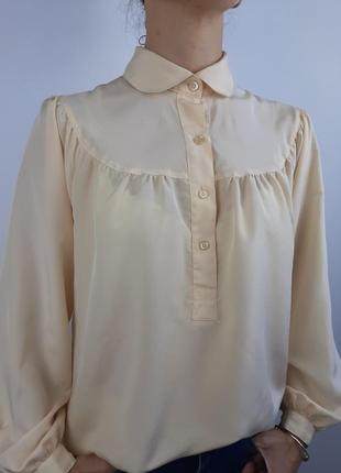 Офисная винтажная блуза с планочкой и воротником бежевая оверсайз5 фото