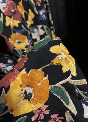 Шикарна блузочка в квіти 💐 zara раз.s6 фото