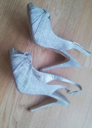 Итальянские босоножки для модныцы от queen helena