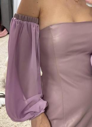 Платье кожаное короткое рукава фонарики фиолетовое кожа по фигуре2 фото