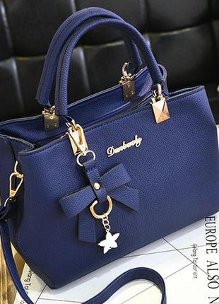 Модная женская сумка с брелком темно-синий2 фото