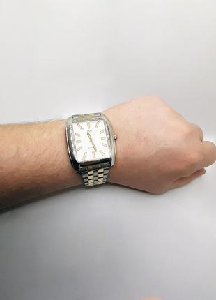 Наручные часы 'q&q' мужские кварцевые металлический ремешок (v200-401y)3 фото