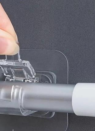 Держатель для карнизов и перекладин на самоклеящейся основе