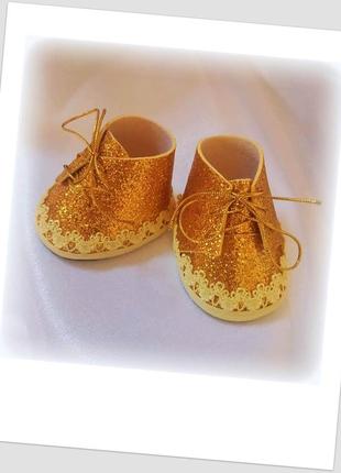 Взуття, черевики з фоамірану для інтер'єрних текстильних ляльок на розмір устілки 4,5 х 3,5 см. колір золотий3 фото
