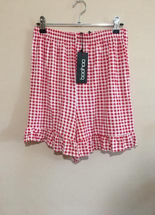 Шорты с рюшей boohoo sally gingham ruffle hem shorts4 фото