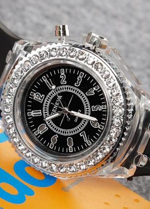 Женские светящиеся часы черный