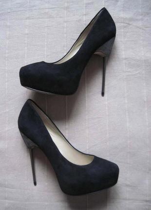 Aldo (40) замшевые туфли на каблуке женские