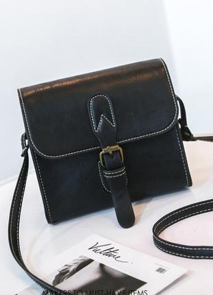 Маленькая женская сумочка в стиле ретро черный