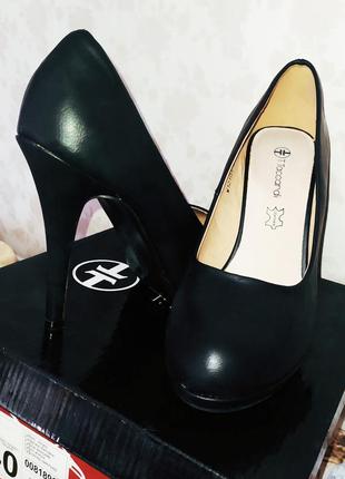 Жіночі туфлі на високому каблуку2 фото