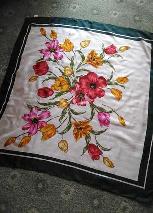Нежный шёлковый платок в цветы