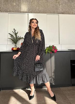 Платье миди батал в горошек бежевое коричневое серое чёрное с декольте на запах с рукавами фонариками а силуэта талия на резинке софт - шёлк