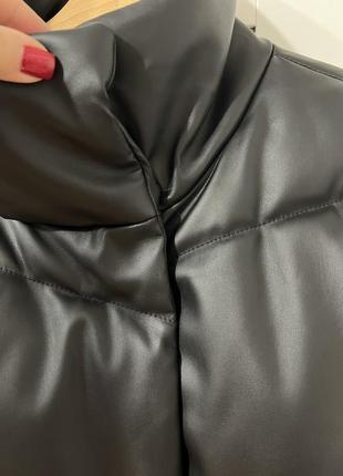 Стильная объемная качественная демисезонная куртка из эко кожи новая коллекция 202310 фото