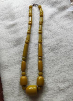 Яркое винтажное ожерелье из крупных люцитовых бусин4 фото