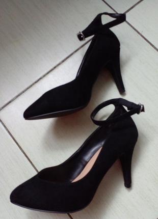 Замшові туфлі 36 р