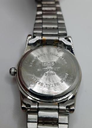 Наручные часы 'q&q' кварцевые металлический ремешок (q695j404)5 фото