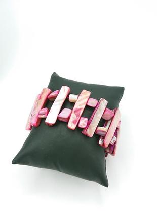 Вінтажний перламутровий браслет на рожевій резинці3 фото