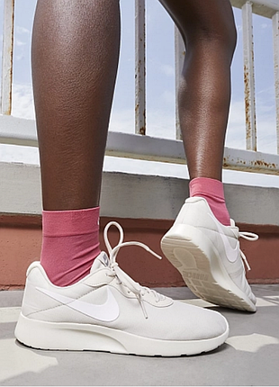 Кроссовки nike tanjun размер eur-42/27 см.