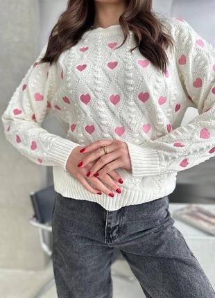 Качественный женский свитер с сердечками вязаный