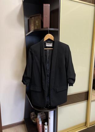 Блейзер пиджак stradivarius классный стильный черный базовая трендовая модель2 фото