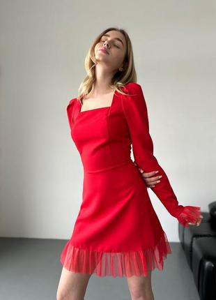 Женское платье с фатиновыми рюшами цвета3 фото