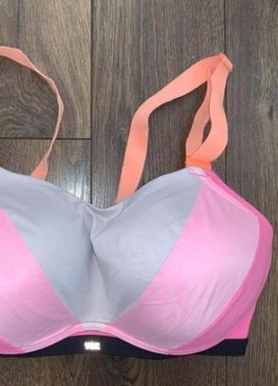 Яркий стильный спортивный топ"victoria s secret",80d
