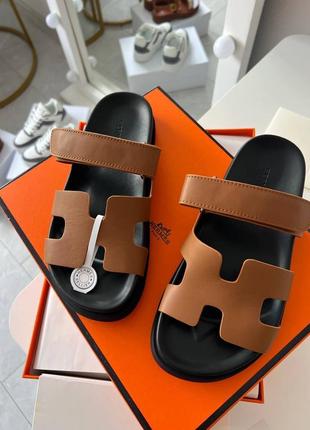 Коричневые шлёпанцы сандали hermes