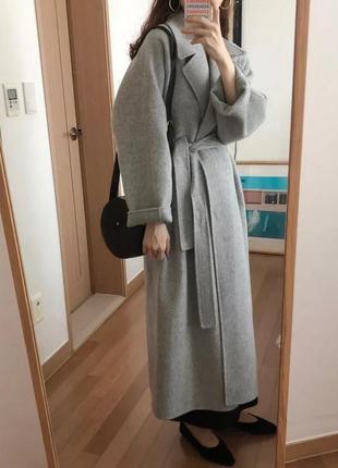 Новое полушерстяное светло-серое пальто-халат (размер 40-44)7 фото