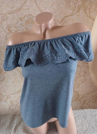 Блузочка с открытыми плечами xs