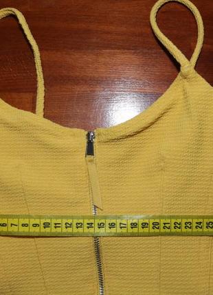 Стильный фактурный купальник - боди на тонких бретелях с молнией спереди (размер с)