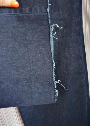 Стильные широкие прямые джинсы с необработанным низом размер с-м4 фото