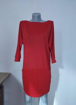Платье классическое с карманами красное до колена свободное прямое платье