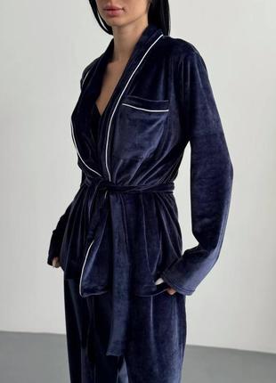 Велюровая женская пижама халат на запах и штаны клеш мягкий домашний комплект4 фото