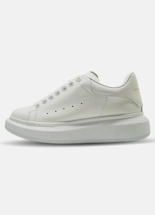 Топові білі кросівки alexander mcqueen mate luxury white