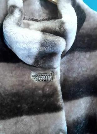 Шуба натуральна мутон шовковий колір срібна шиншила поперечка9 фото