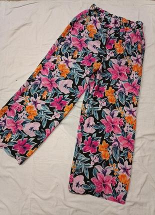 Брючки летние из натурал ткани.