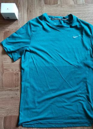 Футболка nike dri-fit running