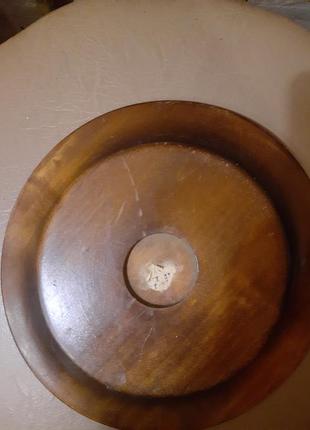 Деревянная тарелка на стенк2 фото