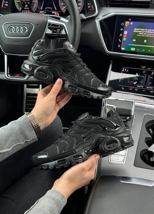 Женские кроссовки nike air max plus triple all black