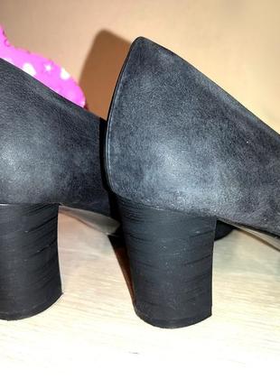 Гарні туфлі на зручних підборах, нубук/лакована шкіра, р.41