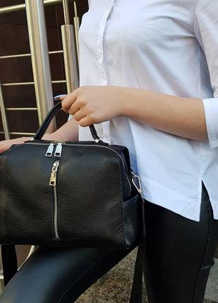 Чорна жіноча молодіжна шкіряна сумка з ручкою та довгим ремінцем через плече4 фото