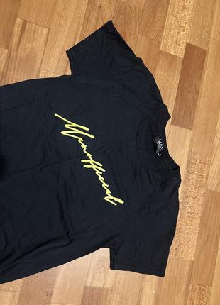 Черная футболка s boohoo с надписью