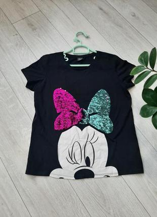 Футболка спайетками и микки маусом