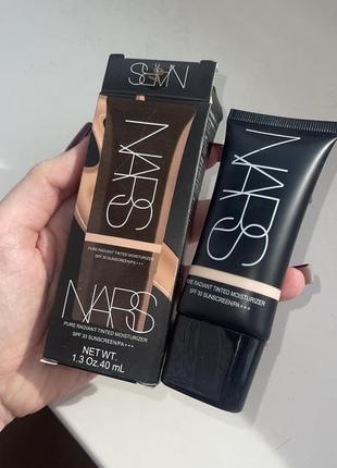 Nyx тональний крем для обличчя флюїд з spf легкий крем