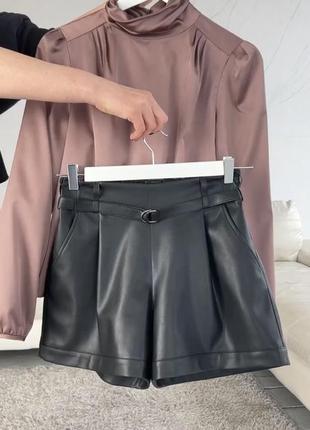 Красивые шорты широкие юбки мини кожаные с металлической фурнитурой праздничные нарядные классические на резинке под zara mango h&amp;m