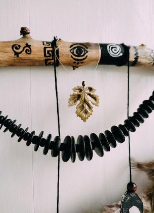Этнический интерьерный ловец снов tribal с сакральными символами и белым кварцем5 фото