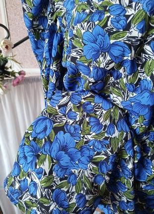 Отличная блуза в цветы с объемными рукавами shein.3 фото