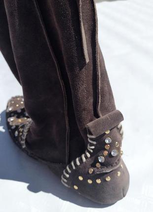 Замшеві чоботи мокасини в стилі бохо бренда hookipa з камінням стразами5 фото