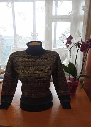 Гольф, водолазка синяя, орнамент